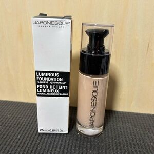 Japonesque Luminous Foundation 
Shade 03